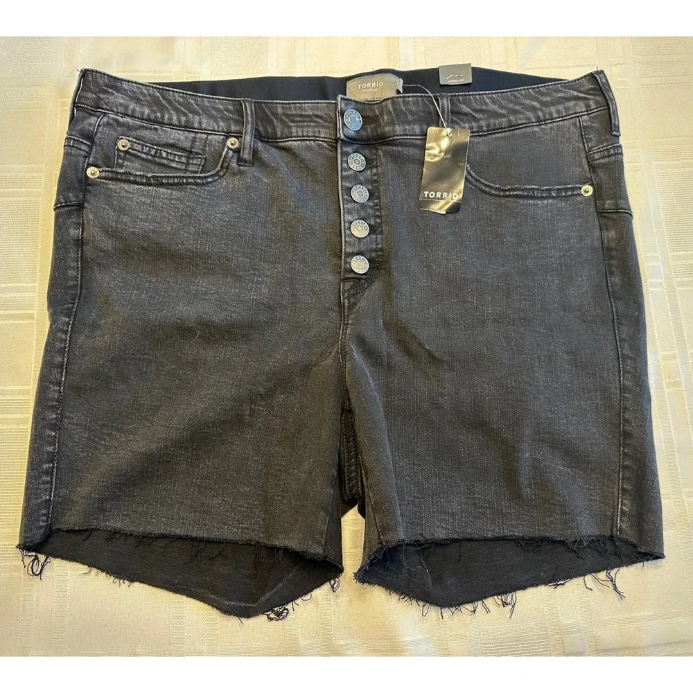 Torrid Shorts Womens 18 Black Denim Button Fly Raw Hem High Rise Stretch Cotton